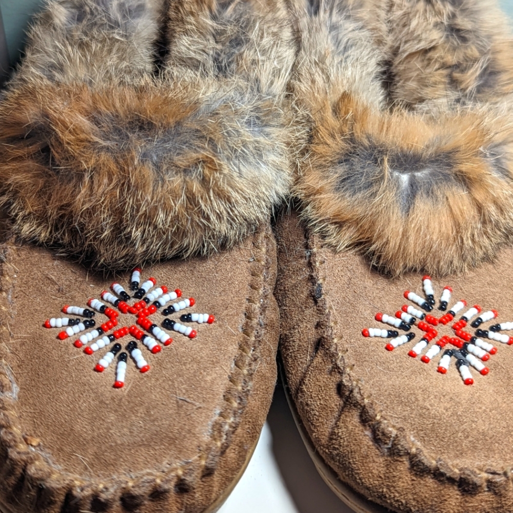 Moccasins. fur trim. 7.5. NWOT Slippers Or Shoes